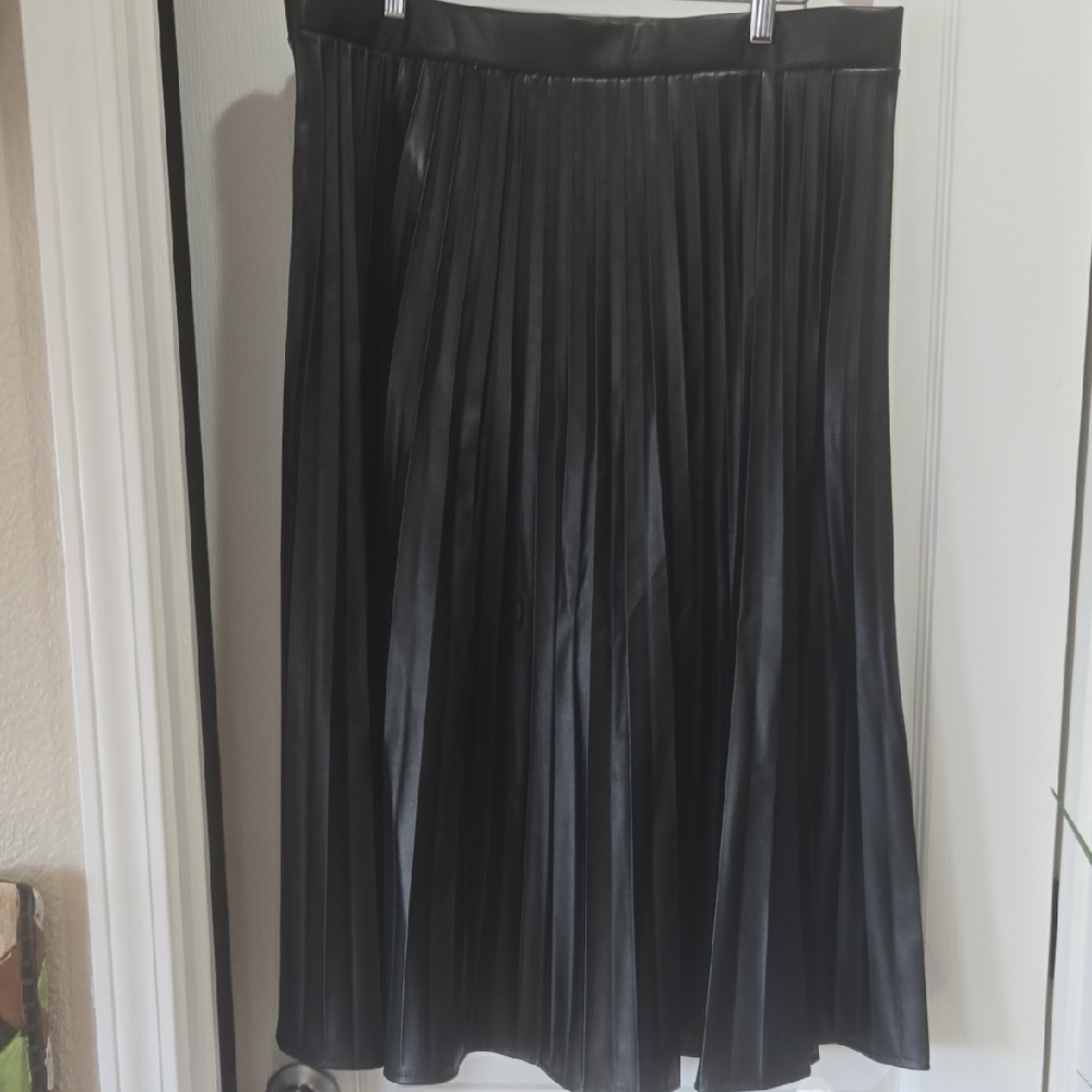 Fashion Nova Black A-Line Skirt
